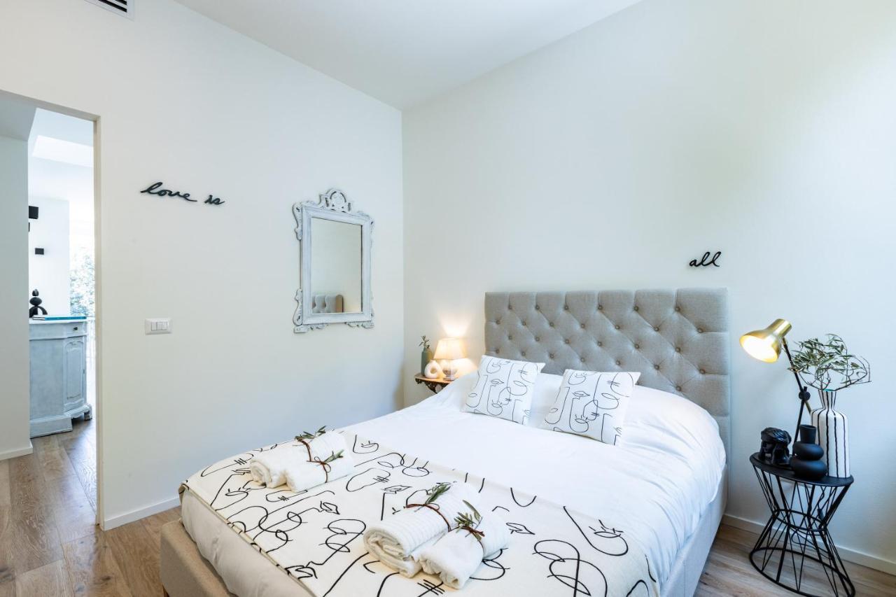 *Villa Olivo*With Private Terrace & Jacuzzi + 3Bedrooms Milán Exterior foto